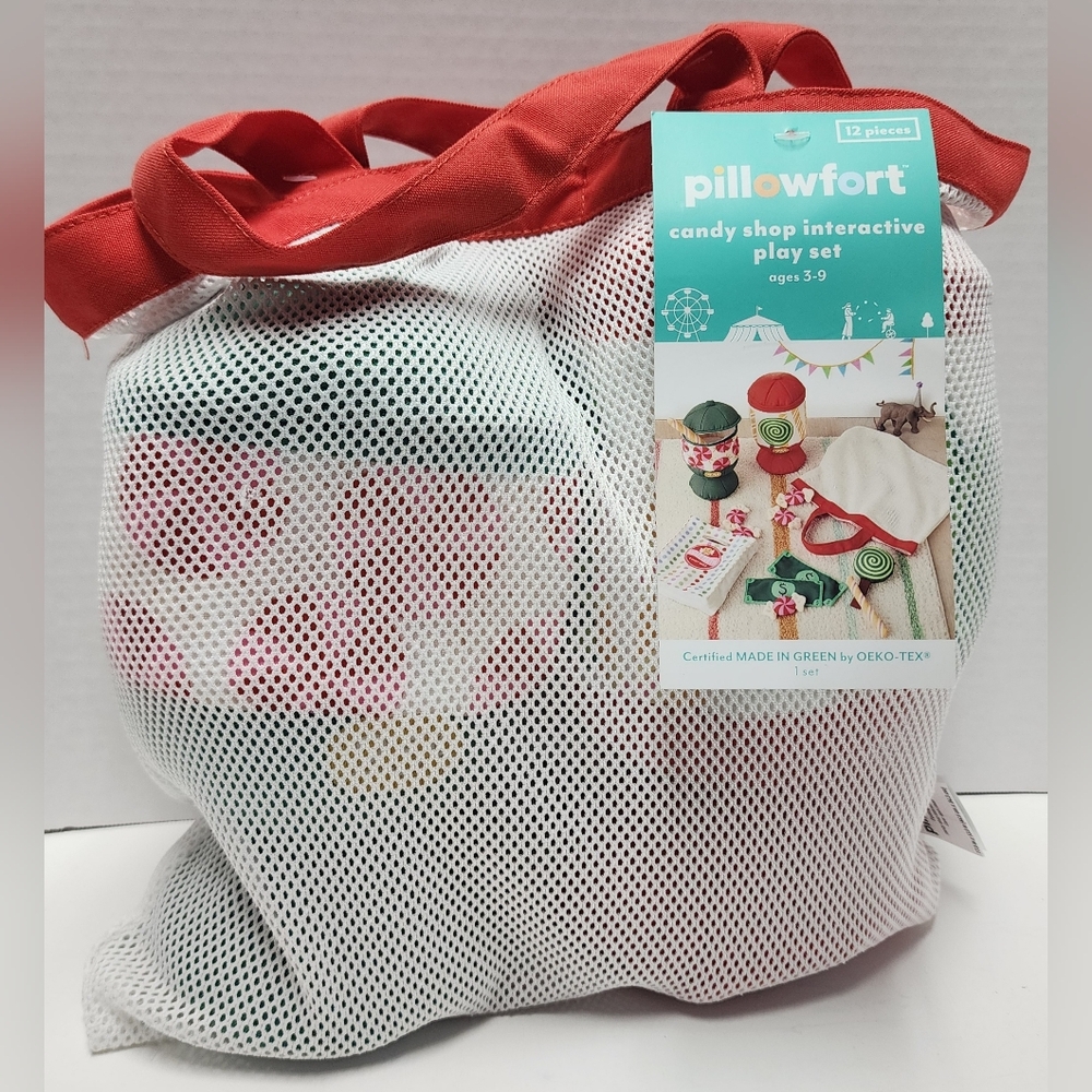 Candy Shop Kids' Holiday Interactive Play Set New Pillowfort Christmas Toys